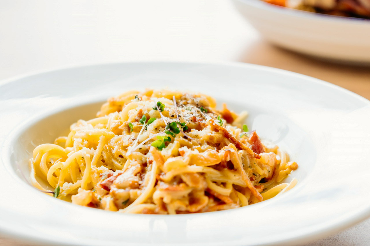 Spaghetti carbonara: egy klasszikus olasz éttermi fogás otthon